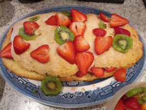 Replace top of shortcake and spoon on remaining fruit